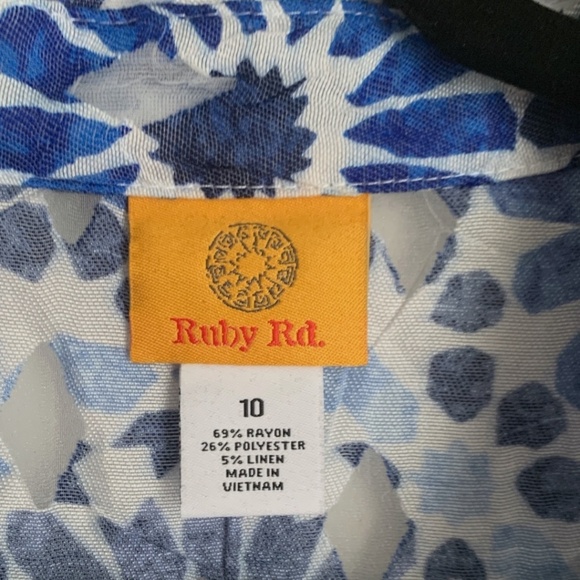 Ruby Rd. Women's Blouse Size 10 Button Down Floral Abstract Button Down Shirt - Picture 2 of 6